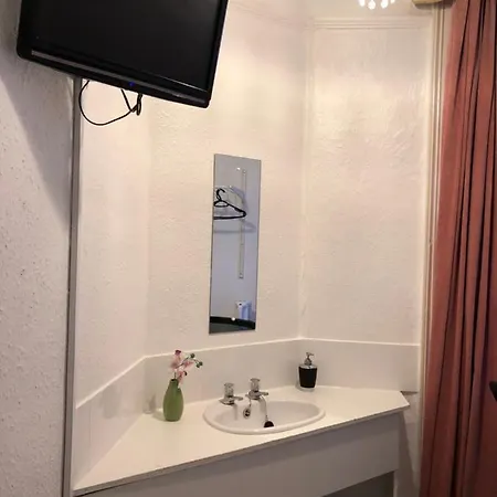Admiral Hotel 4*